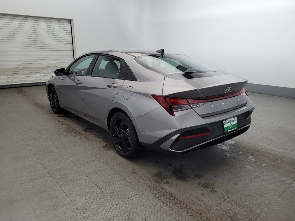 Used 2025 Hyundai Elantra SE image 5