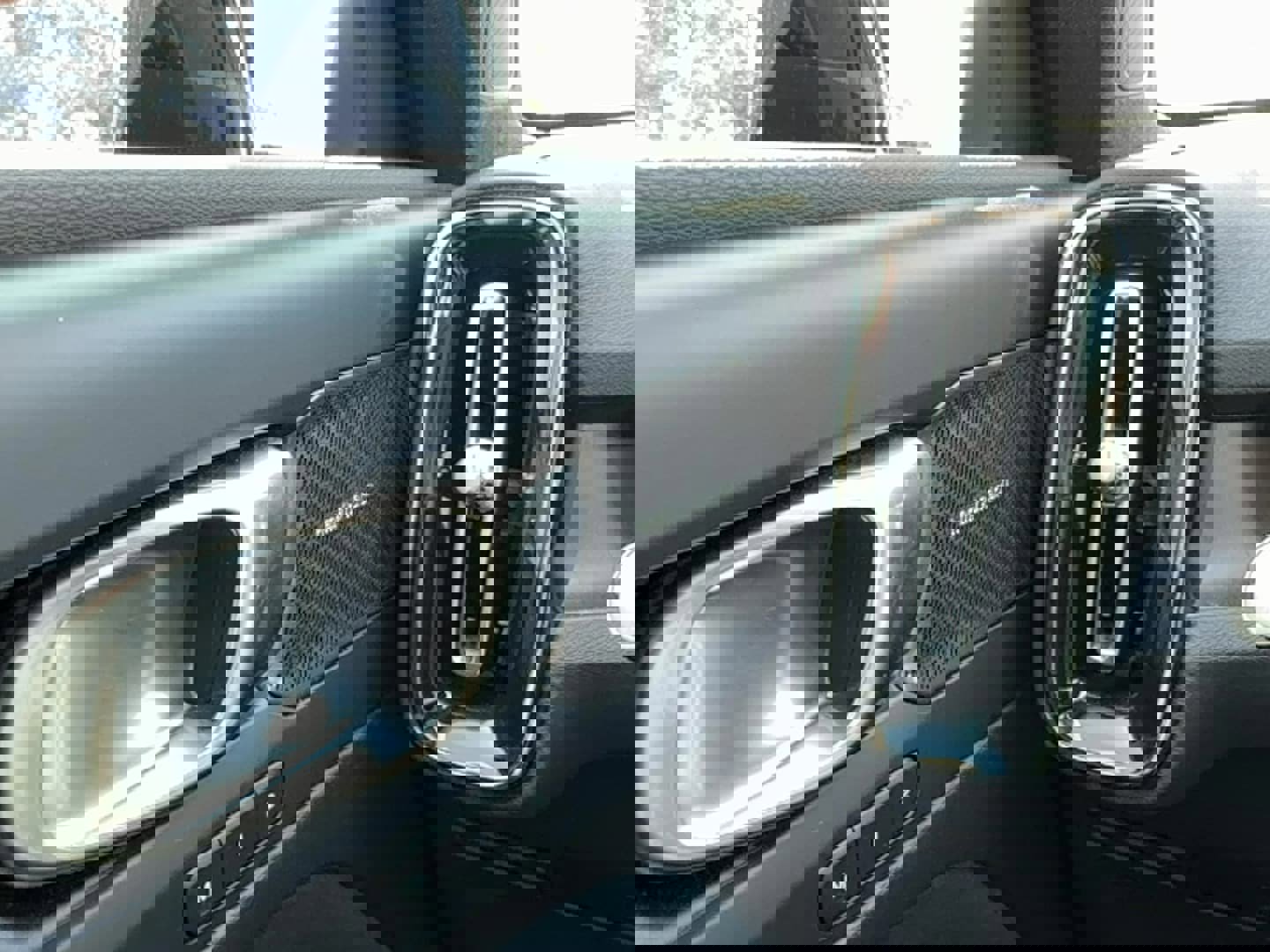 Certified 2023 Volvo C40 P8 Recharge Ultimate image 17