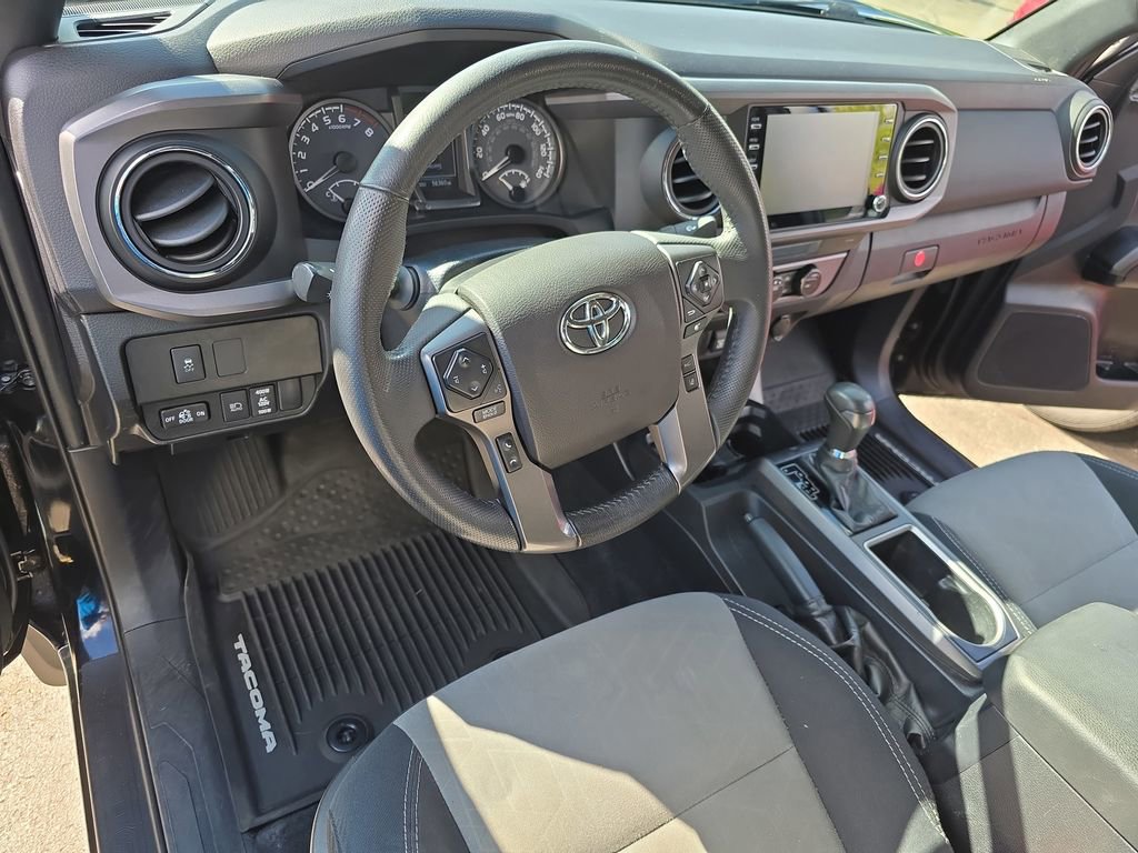 Certified 2021 Toyota Tacoma TRD Off-Road AWD/4WD image 17