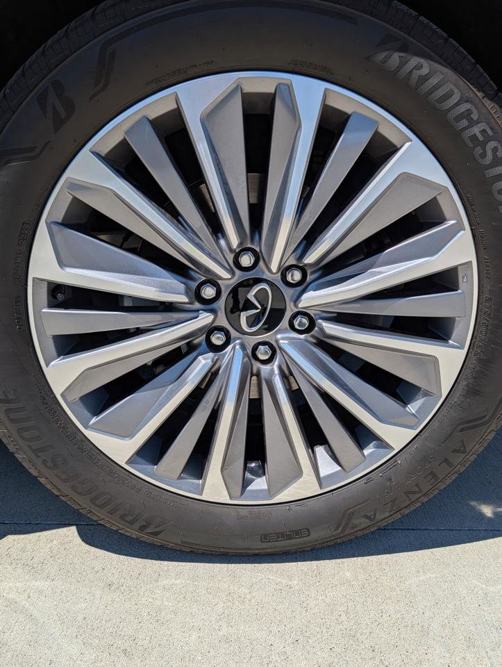 Used 2025 INFINITI QX80 Sensory AWD/4WD image 30