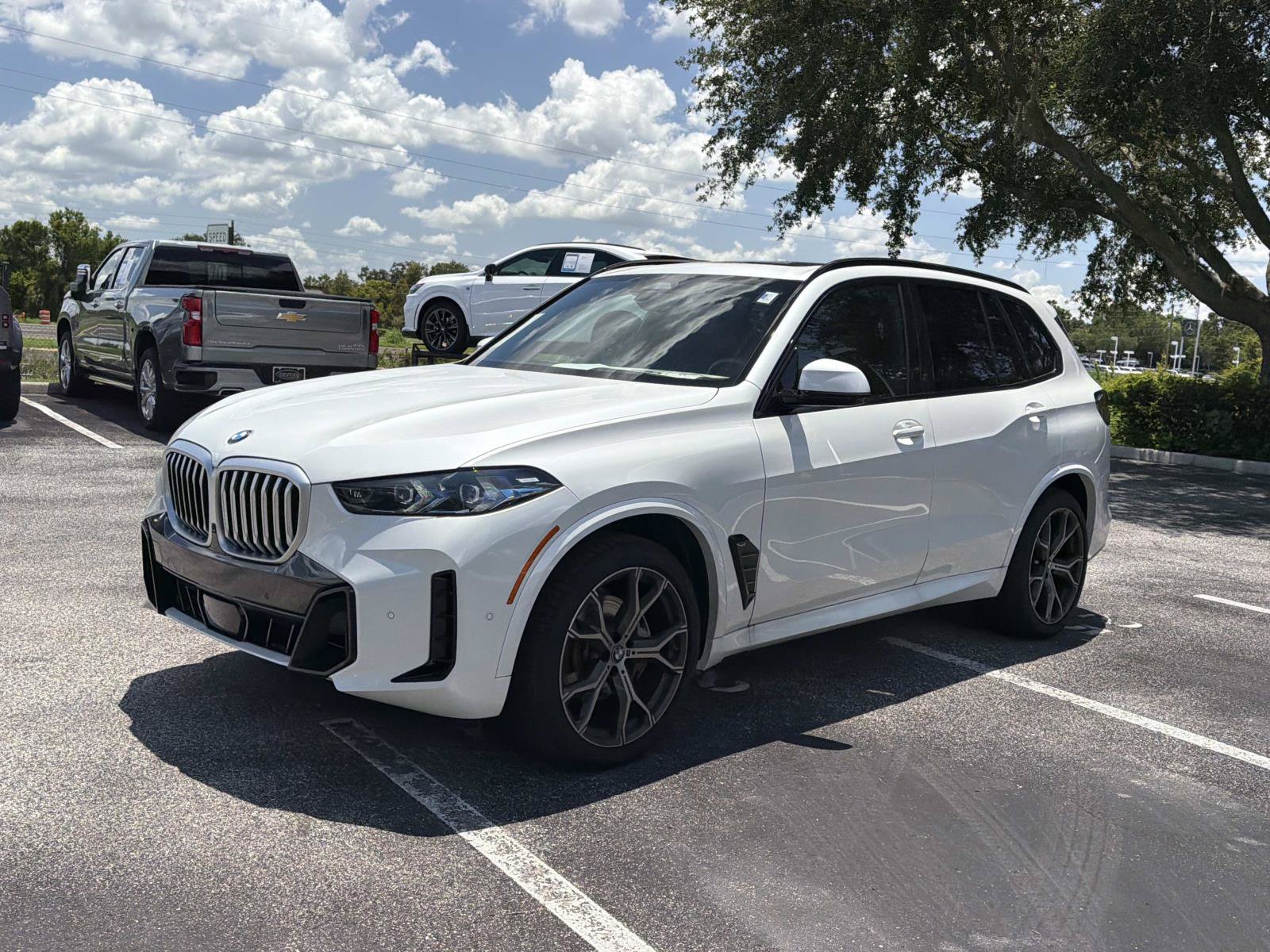 Certified 2026 BMW X5 xDrive40i w/ M Sport Package AWD/4WD image 8