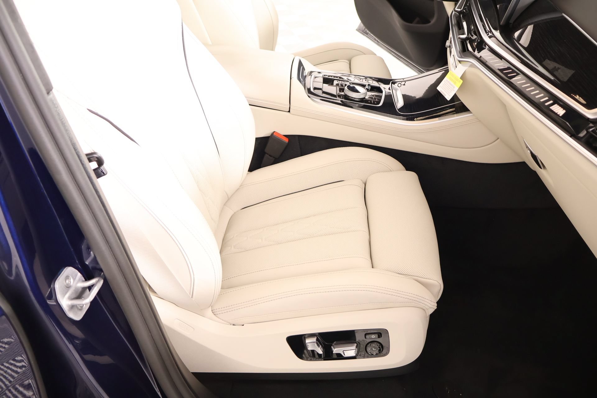 New 2026 BMW X5 M60i AWD/4WD image 13