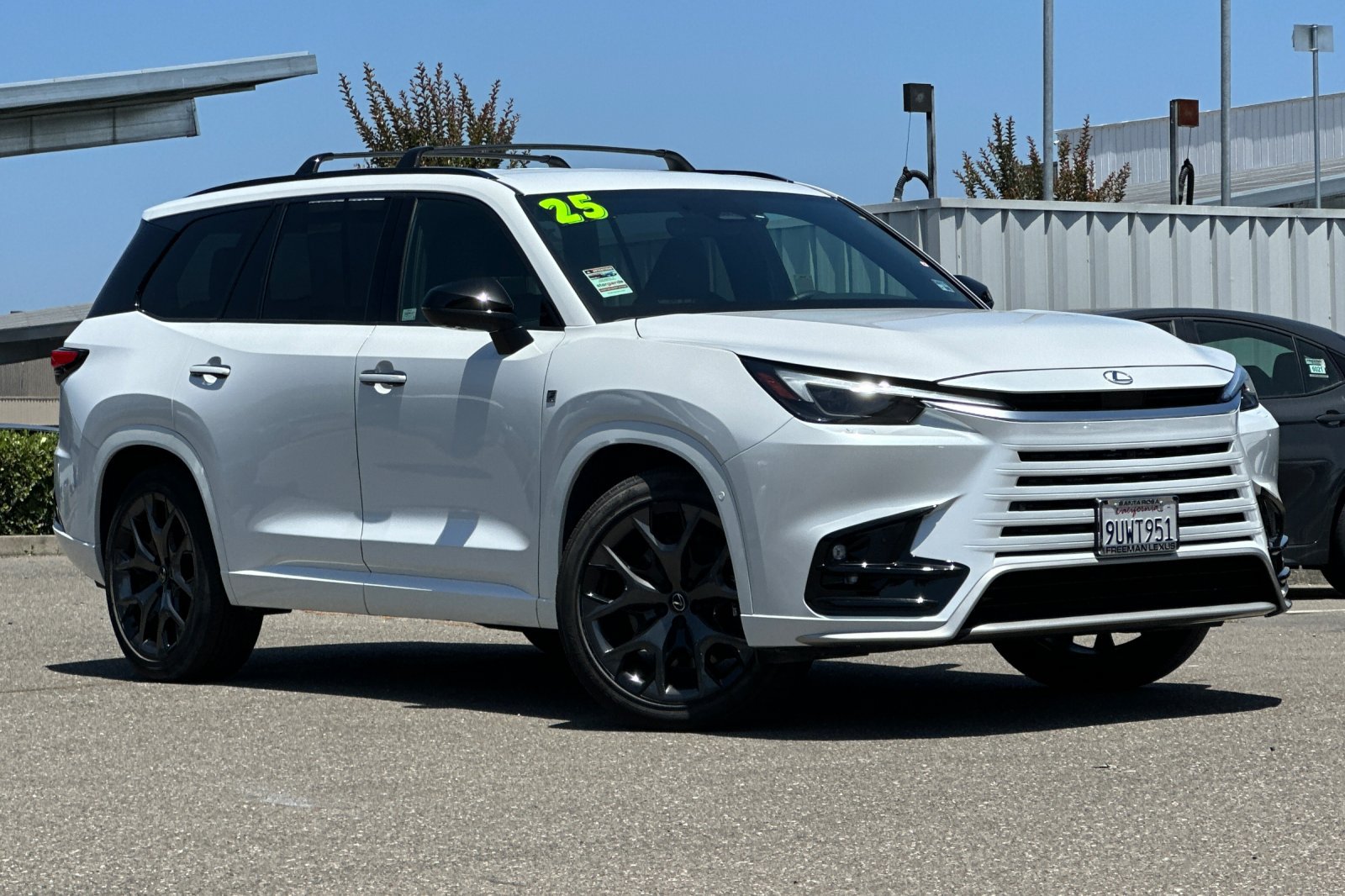 Certified 2025 Lexus TX 500h AWD image 2