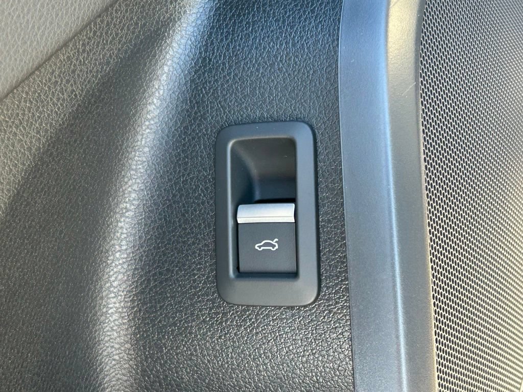 Used 2023 Audi Q5 2.0T Premium w/ Convenience Package AWD/4WD image 21