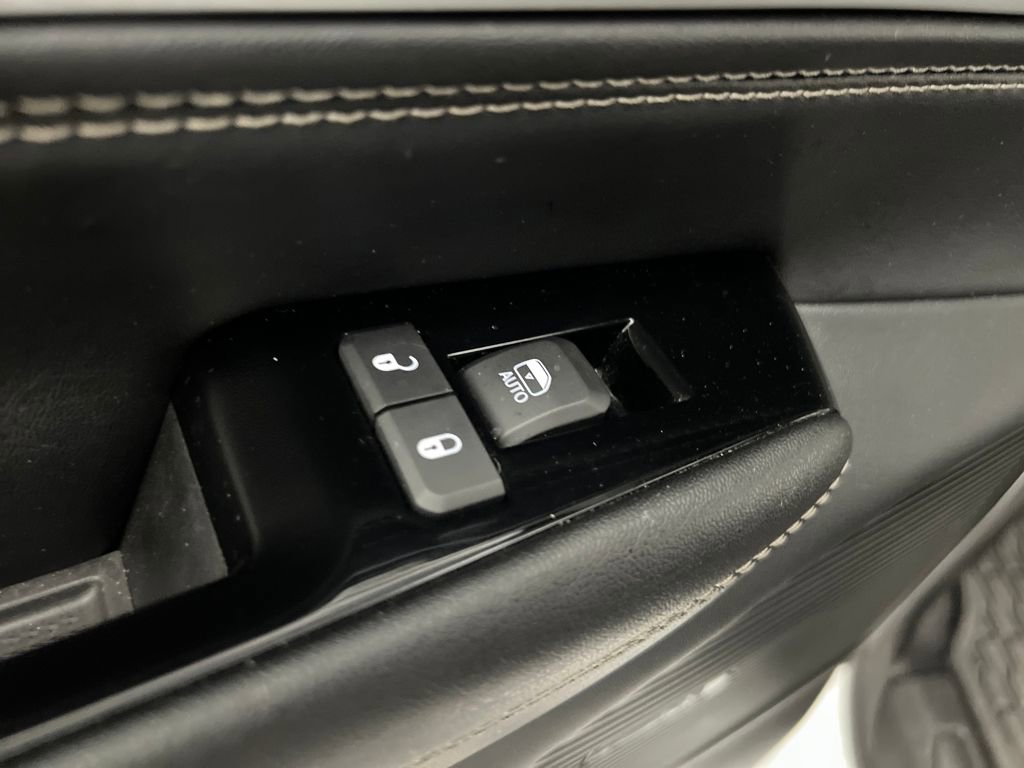 Used 2024 Jeep Wagoneer L Series II w/ Flexible Seating Group image 18