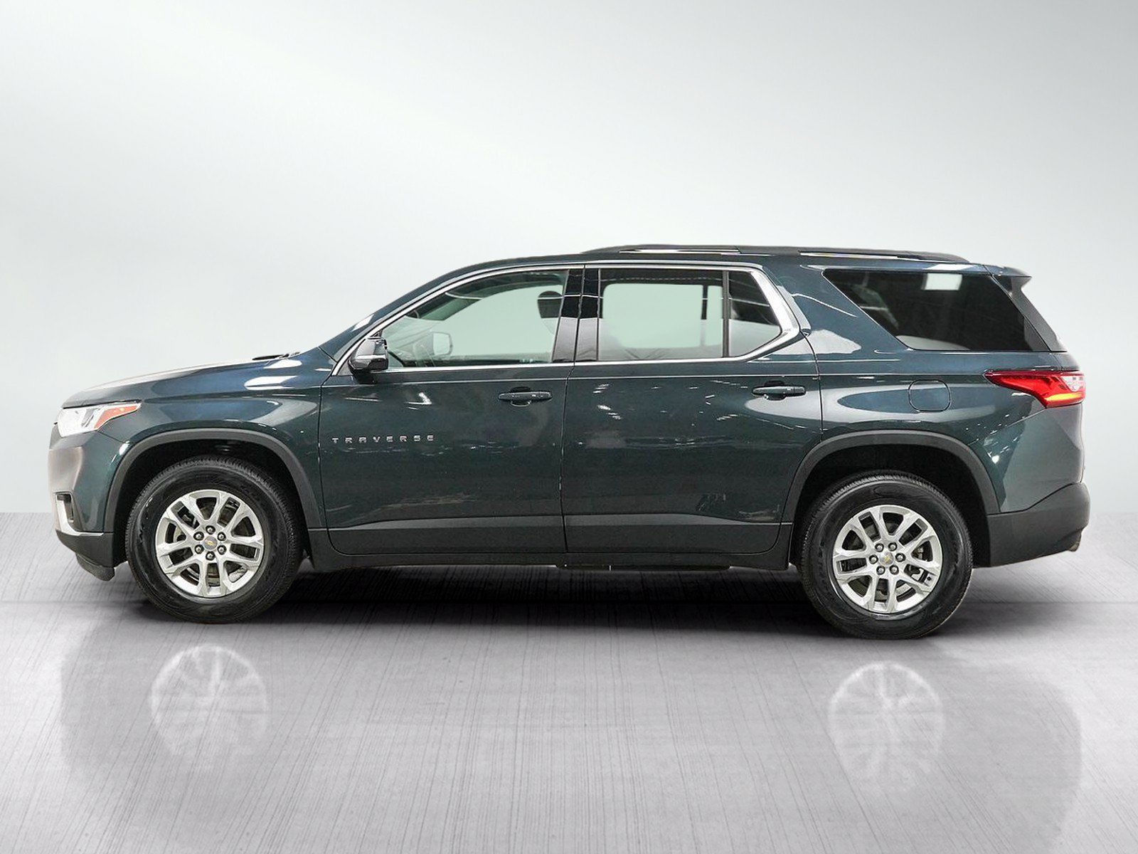 Used 2019 Chevrolet Traverse LT AWD/4WD image 2