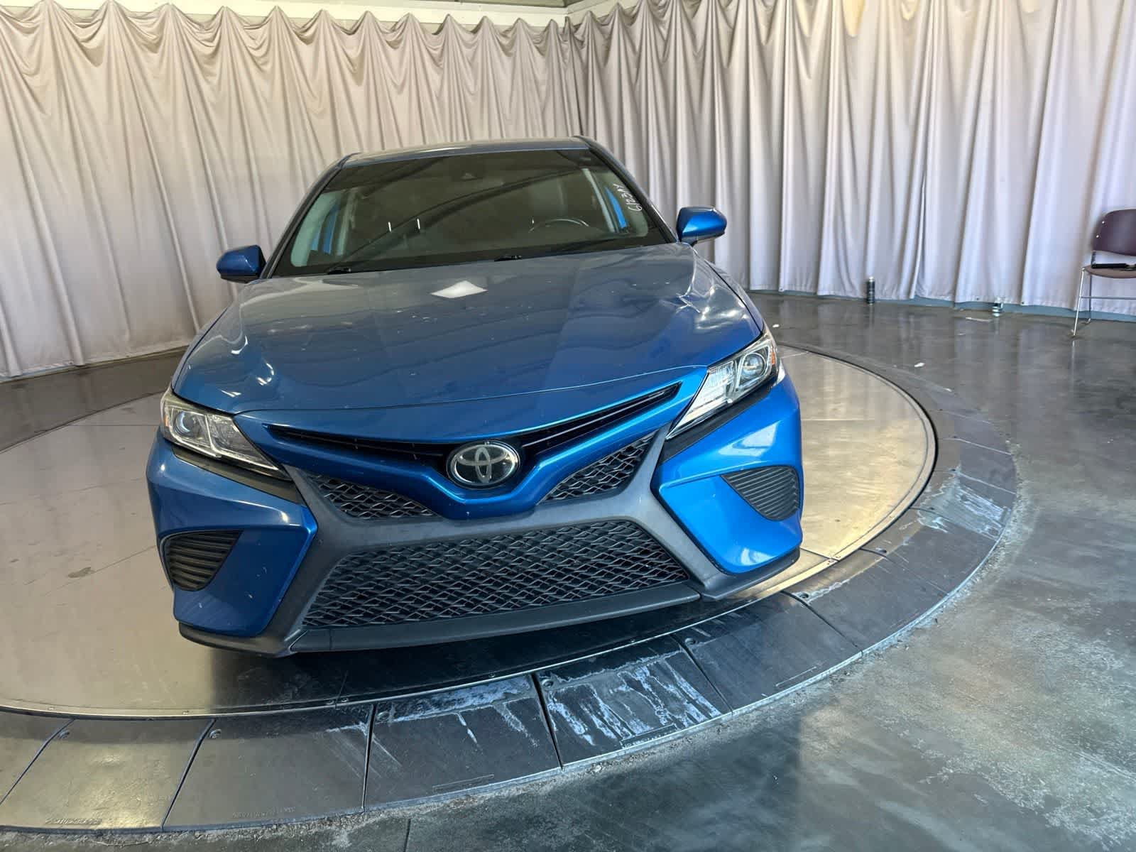 Used 2019 Toyota Camry SE w/ Carpet Mat Package FWD video 2
