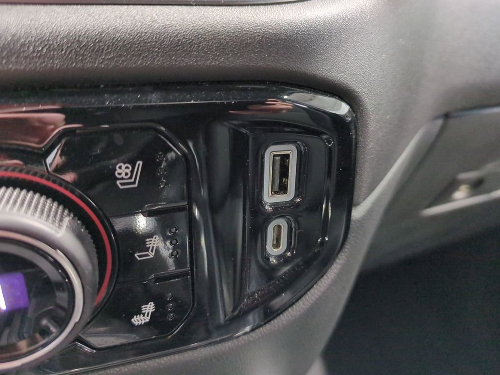 Used 2022 Chevrolet Silverado 1500 LTZ w/ LTZ Convenience Package II image 37