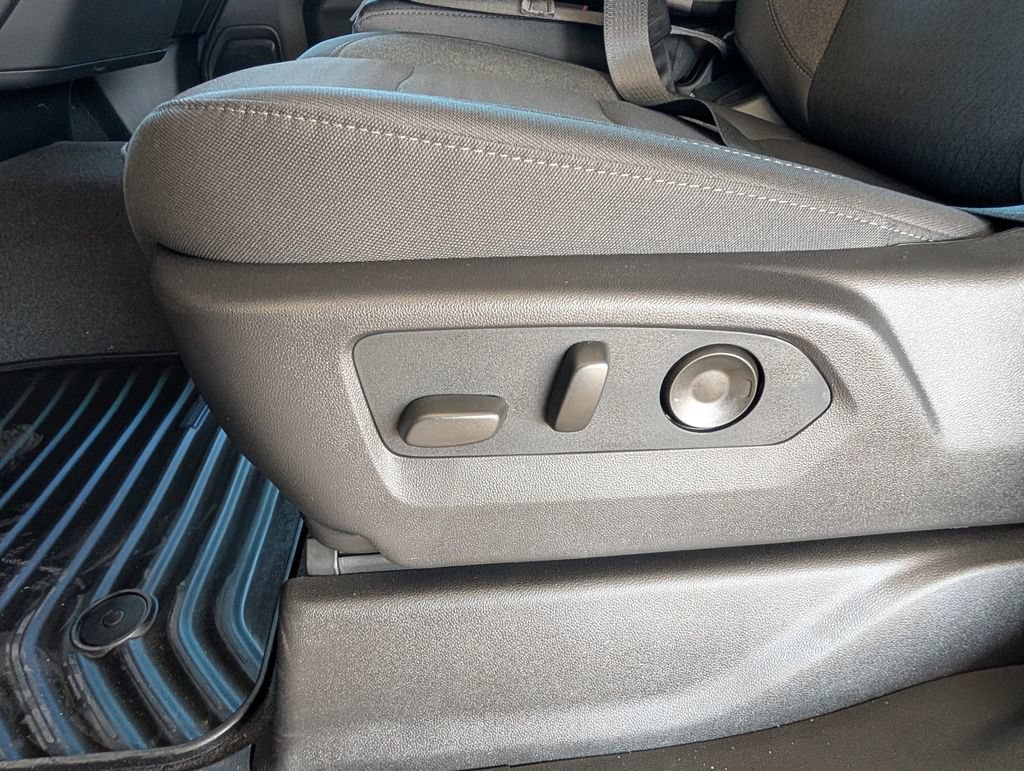 New 2026 Chevrolet Silverado 1500 Custom w/ LPO, Dark Essentials Package RWD image 11