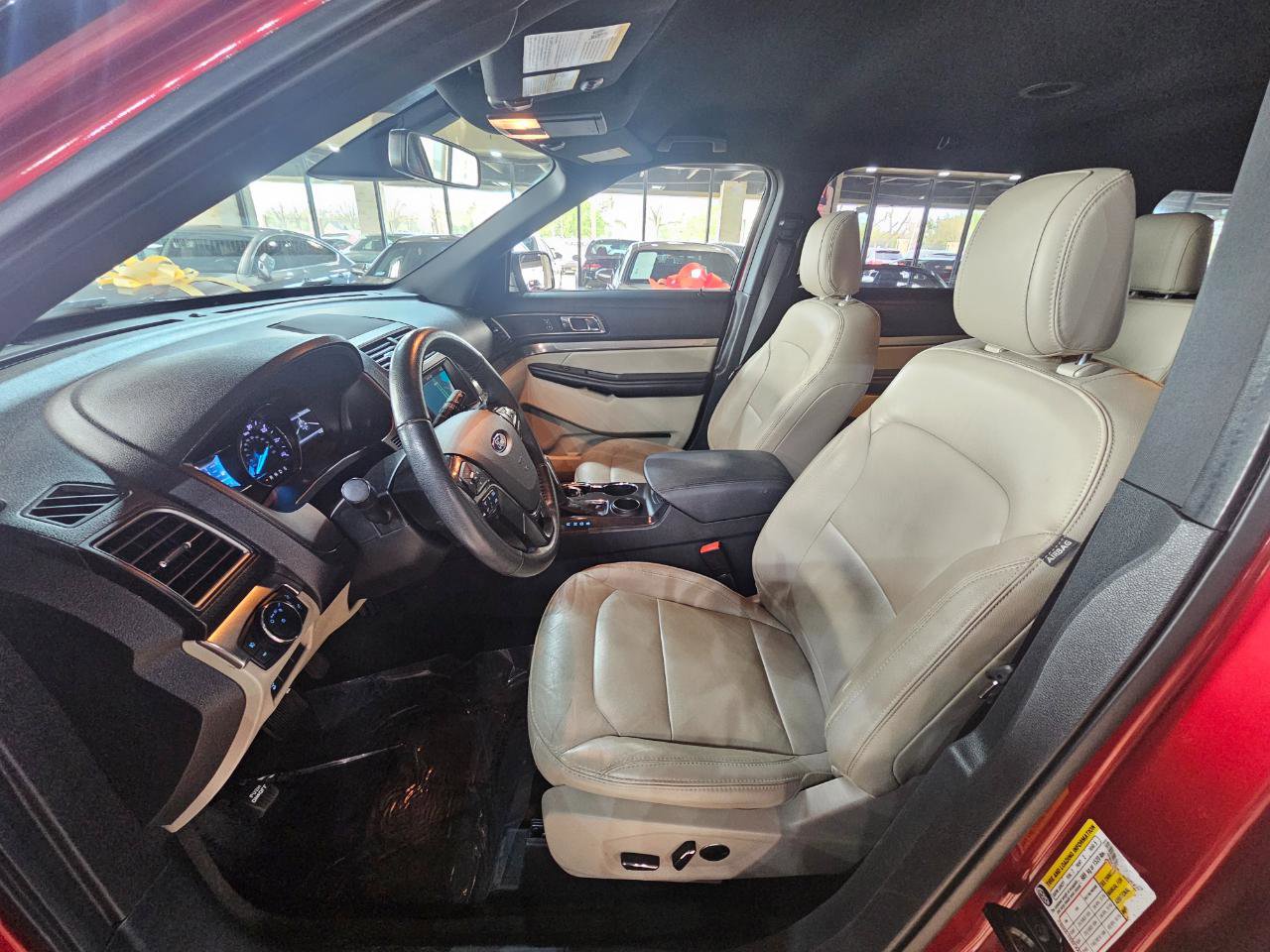 Used 2018 Ford Explorer XLT w/ Equipment Group 202A image 31