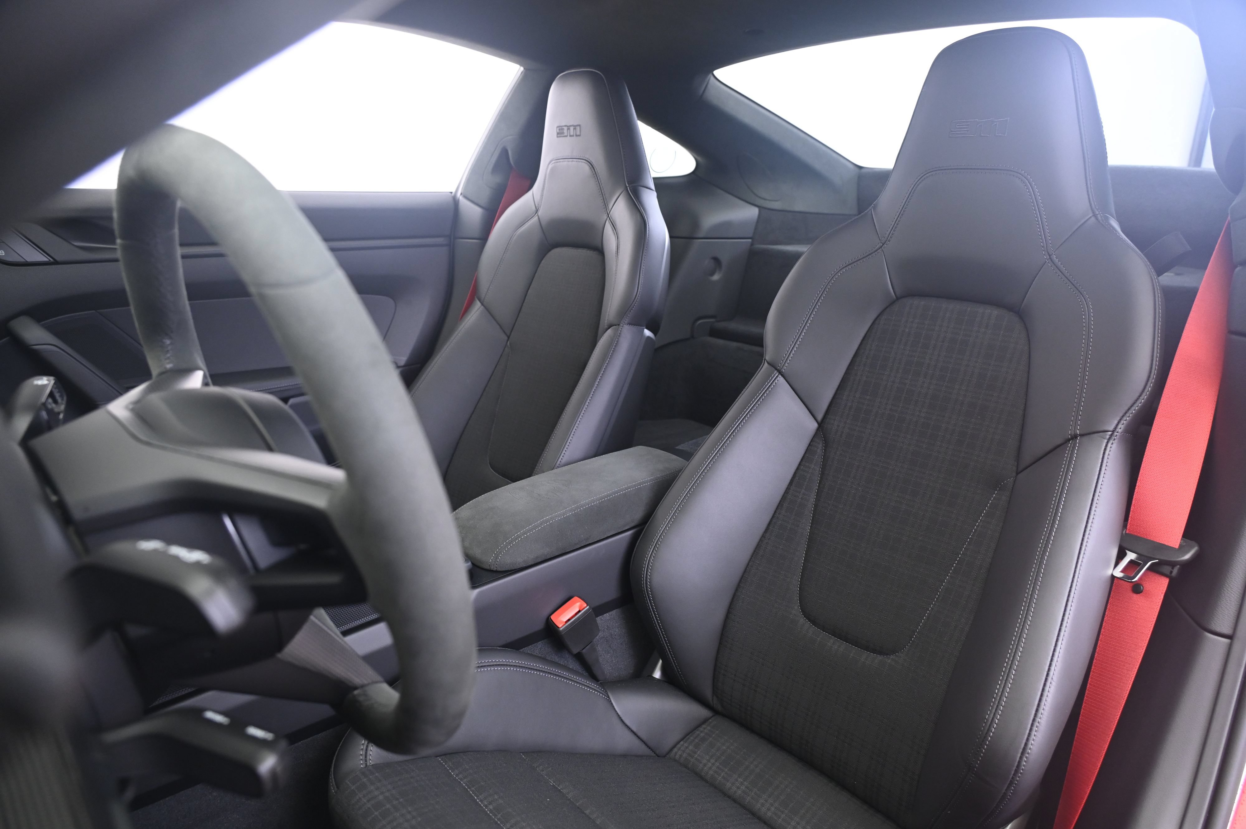 Certified 2026 Porsche 911 Carrera T RWD image 5