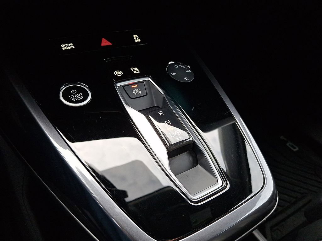 Used 2022 Audi Q4 e-tron Premium Plus w/ Premium Plus image 17