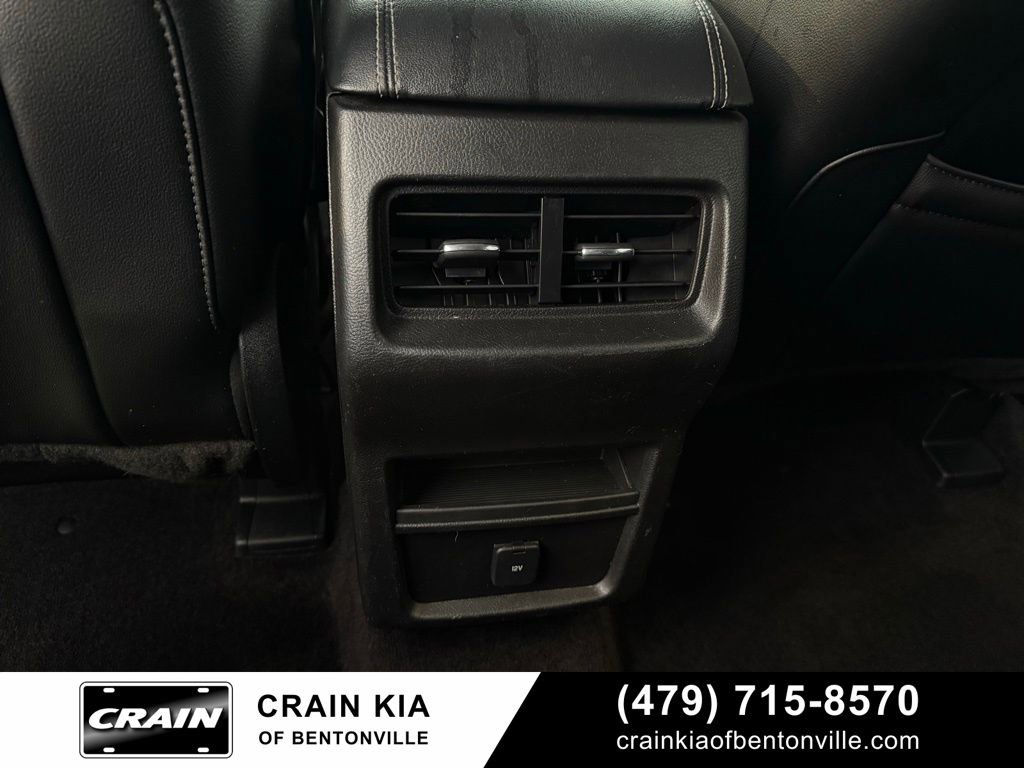 Used 2017 Ford Edge Titanium FWD image 25