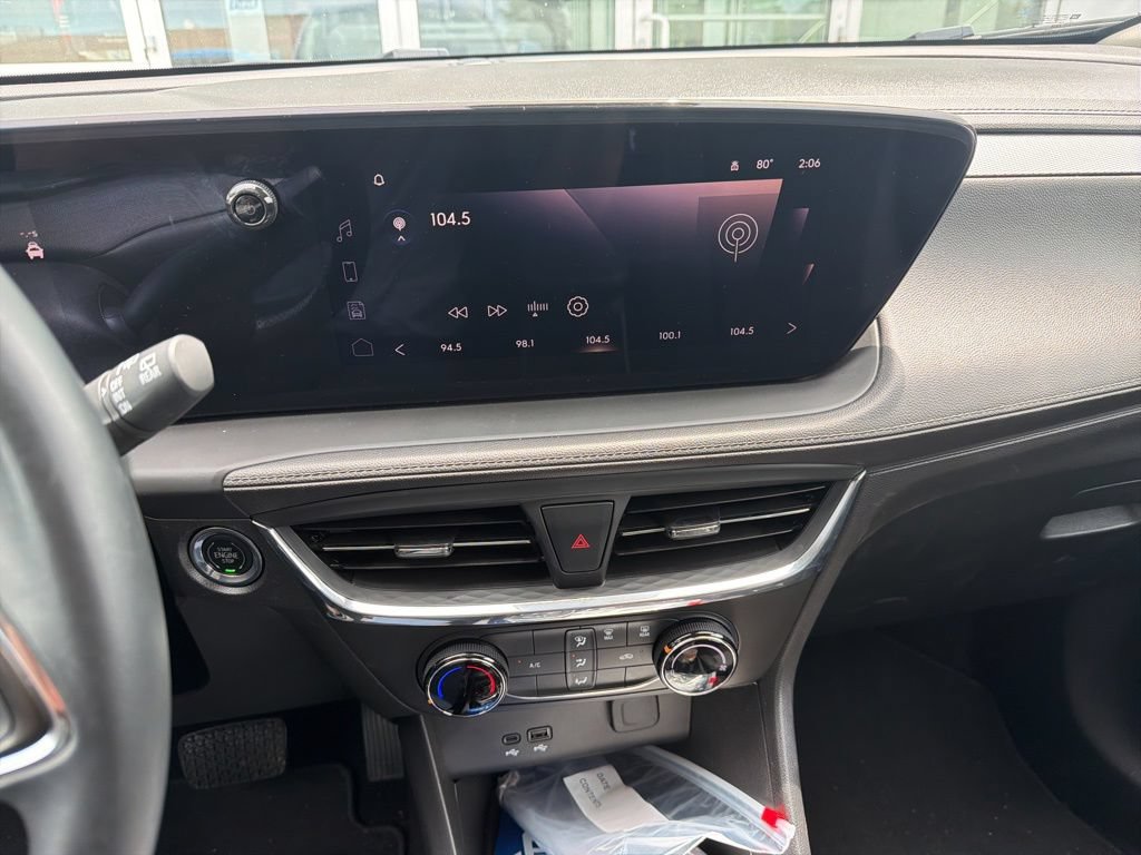 Used 2025 Buick Encore GX Preferred FWD image 9
