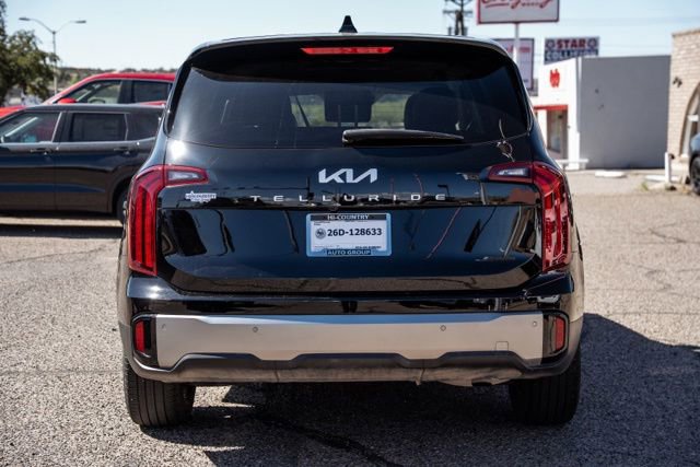 Used 2025 Kia Telluride LX FWD image 6