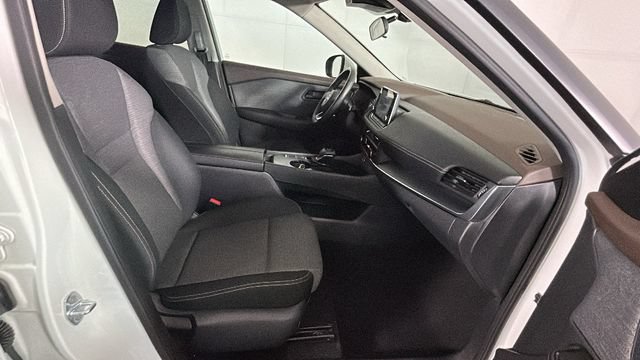 Used 2022 Nissan Rogue S FWD image 31