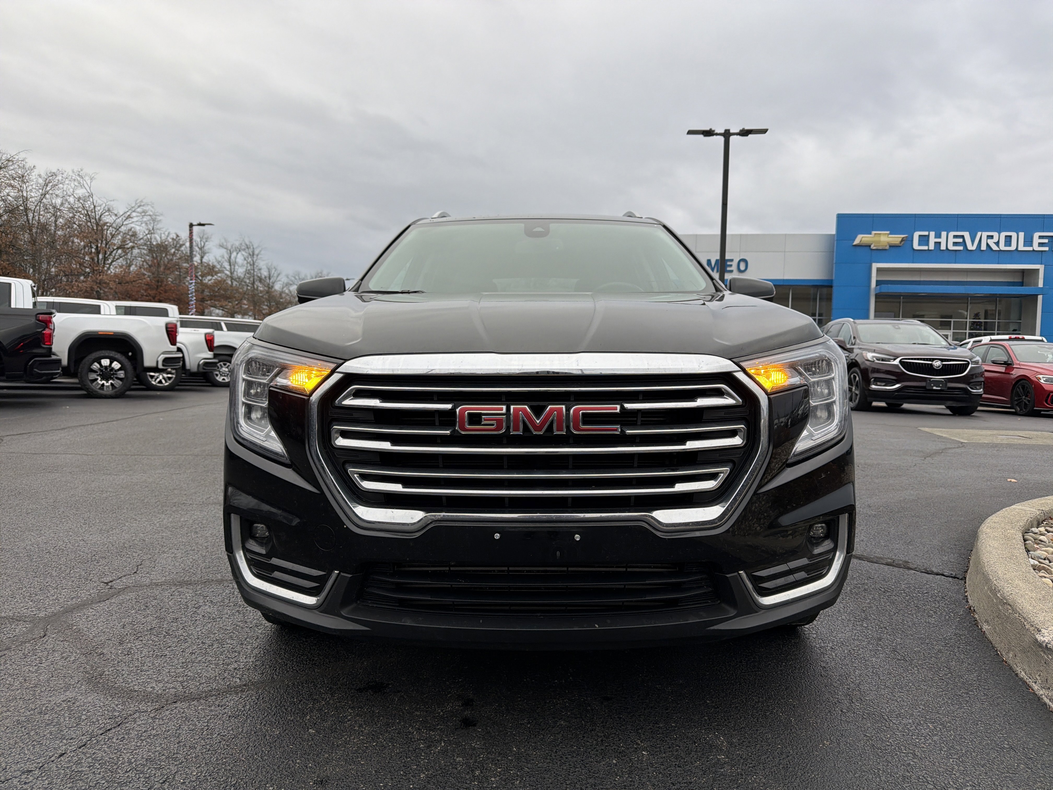 Certified 2023 GMC Terrain SLT image 2