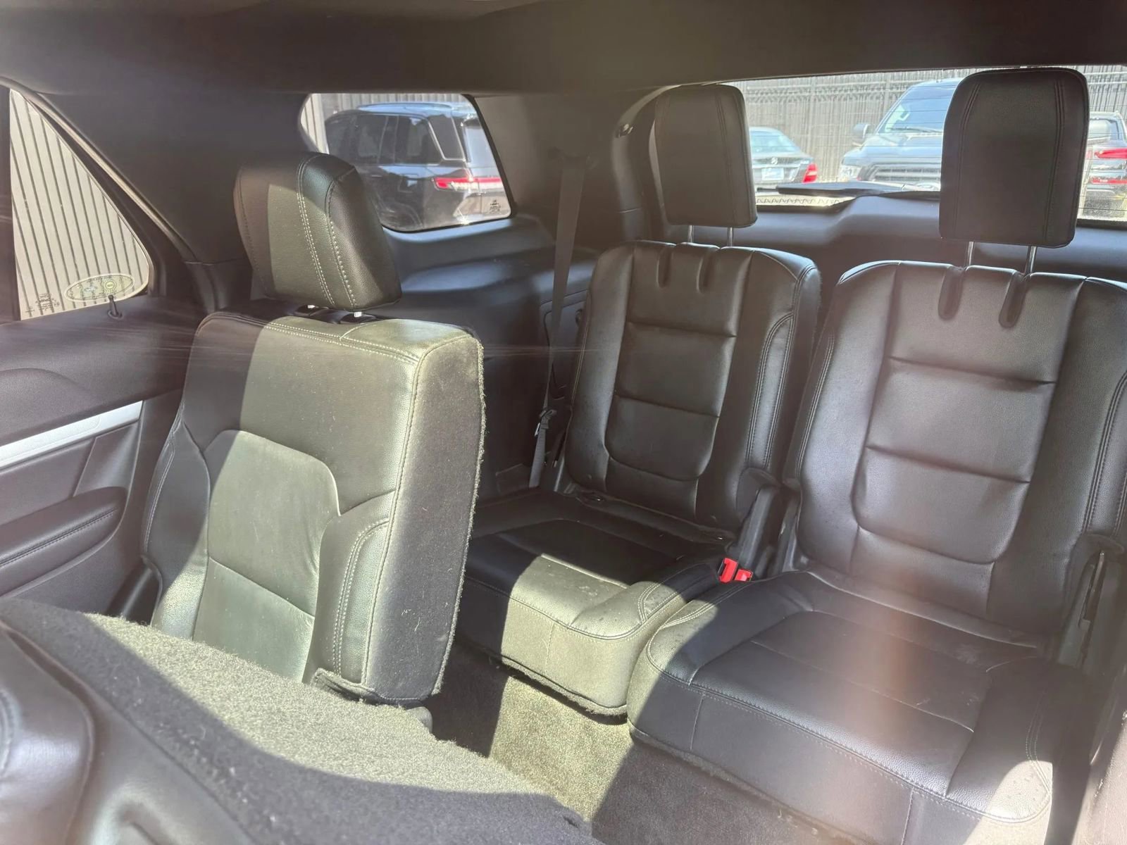 Used 2016 Ford Explorer XLT w/ Equipment Group 202A AWD/4WD image 11