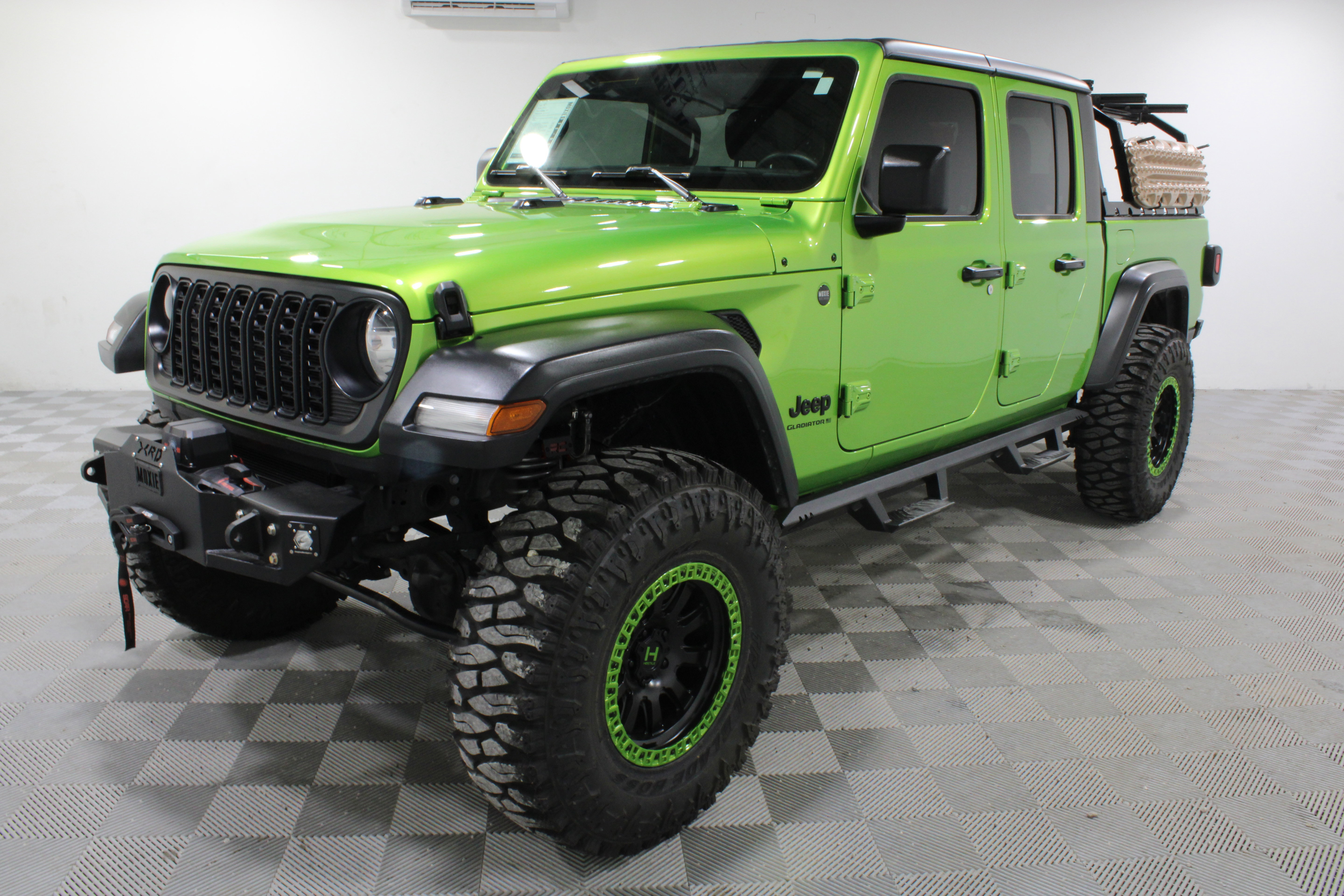Used 2025 Jeep Gladiator Sport AWD/4WD image 32