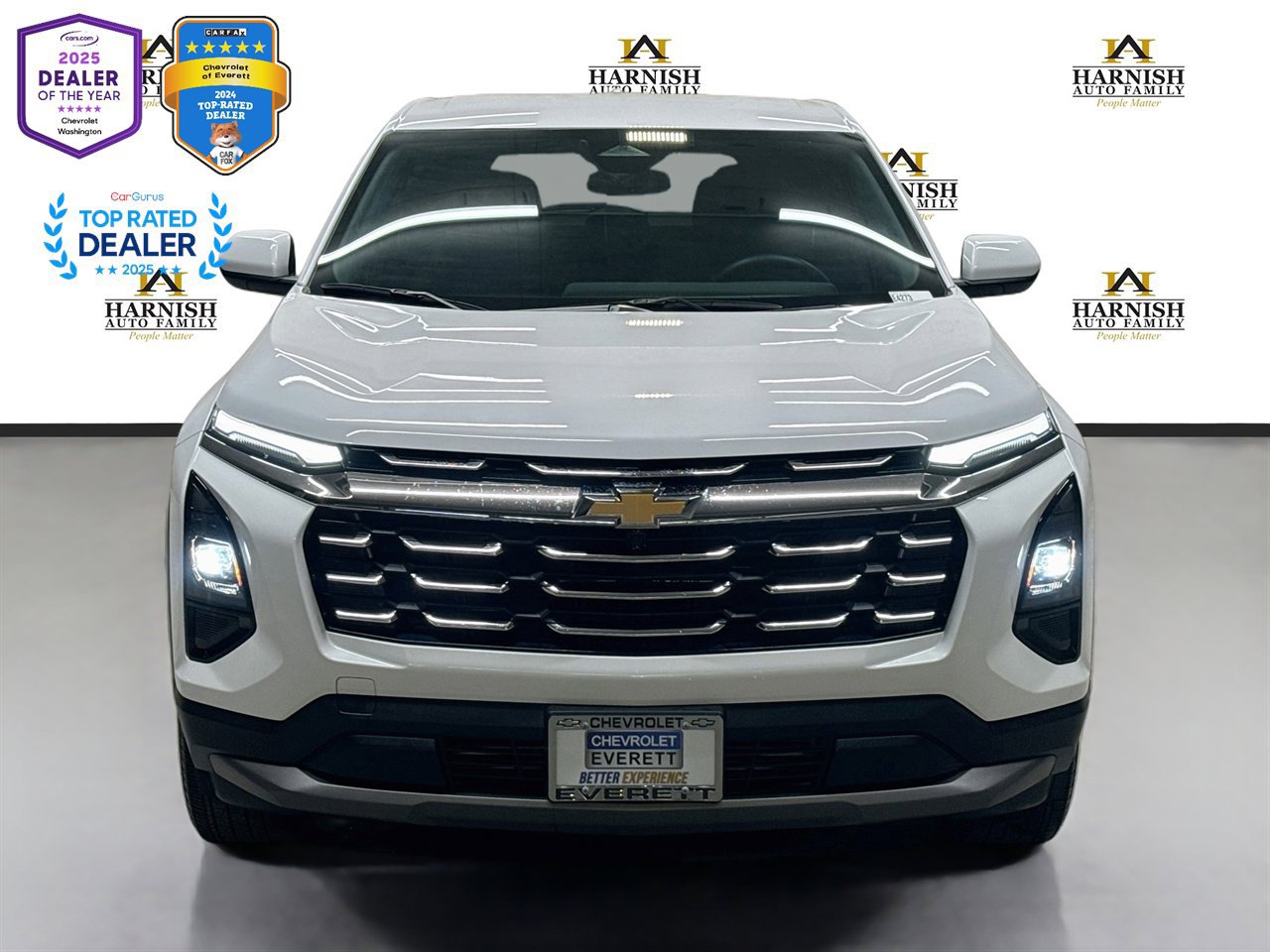 Used 2025 Chevrolet Equinox LT FWD image 2