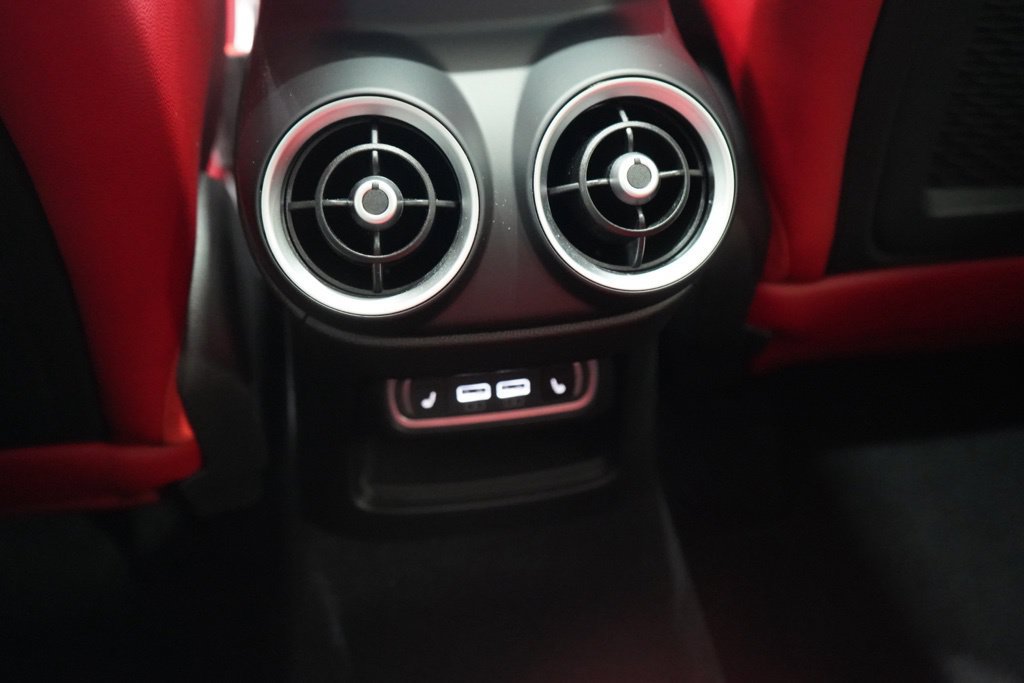 Used 2024 Alfa Romeo Stelvio Veloce AWD/4WD image 32