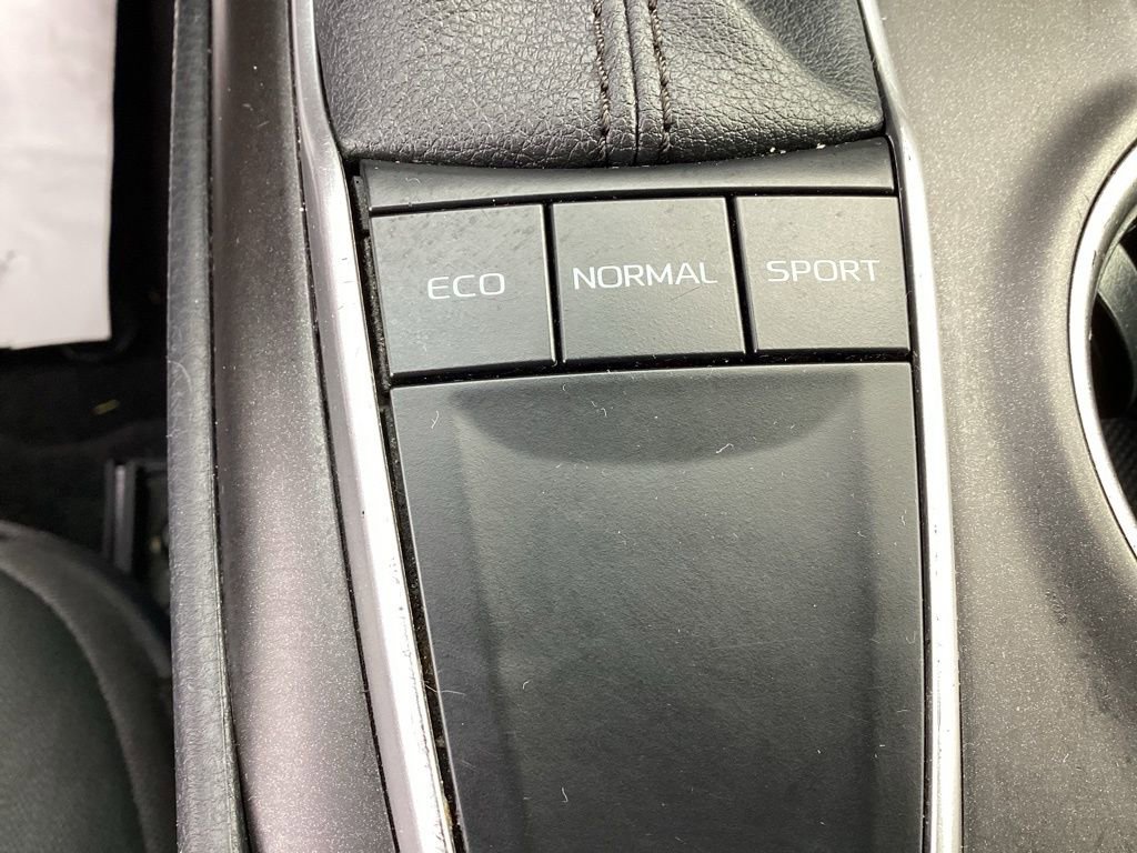 Used 2024 Toyota Camry LE image 32