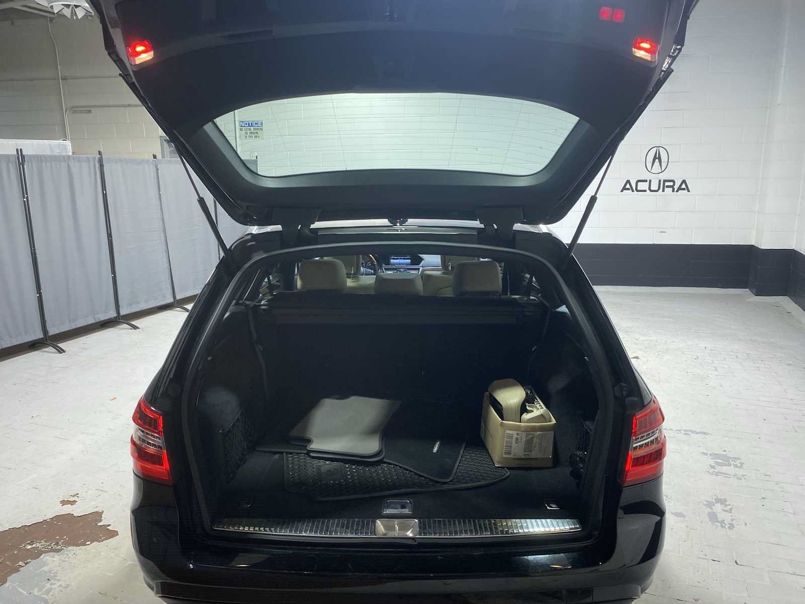 Used 2013 Mercedes-Benz E 350 4MATIC Wagon image 19