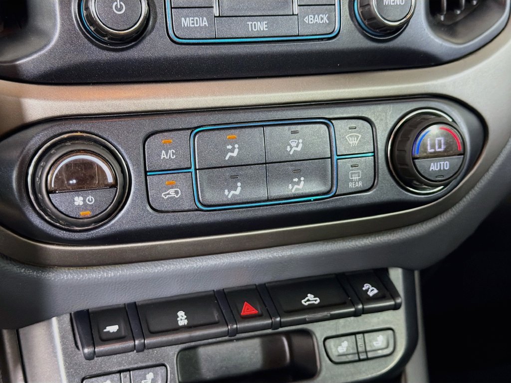 Used 2018 Chevrolet Colorado Z71 AWD/4WD image 16
