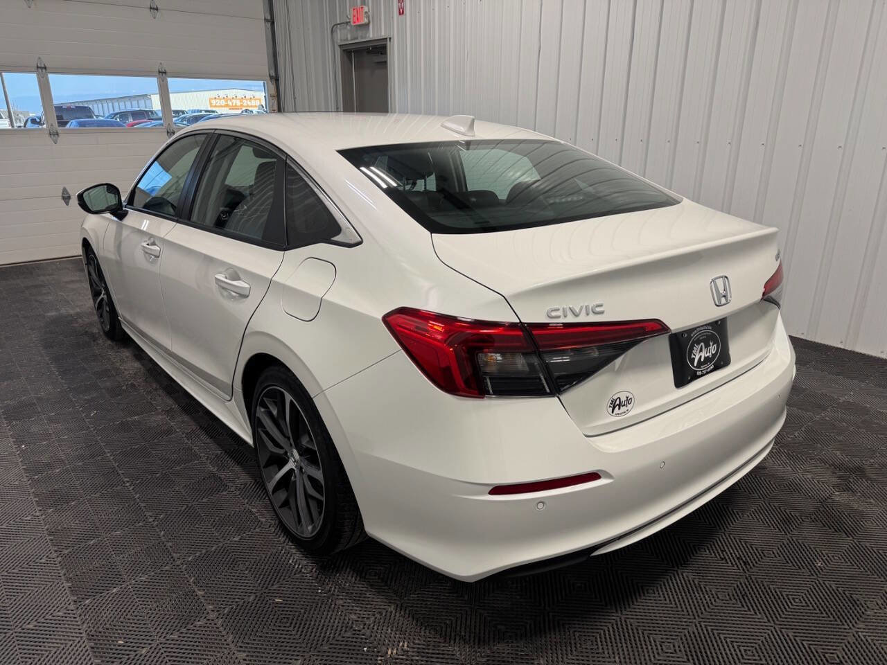 Used 2024 Honda Civic Touring image 4