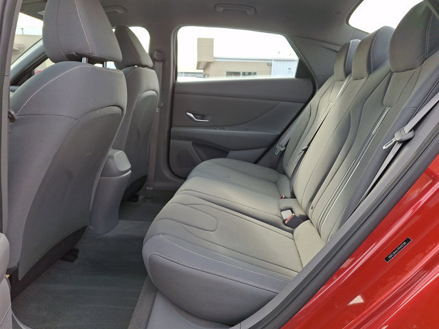 Used 2023 Hyundai Elantra SEL w/ Convenience Package image 10