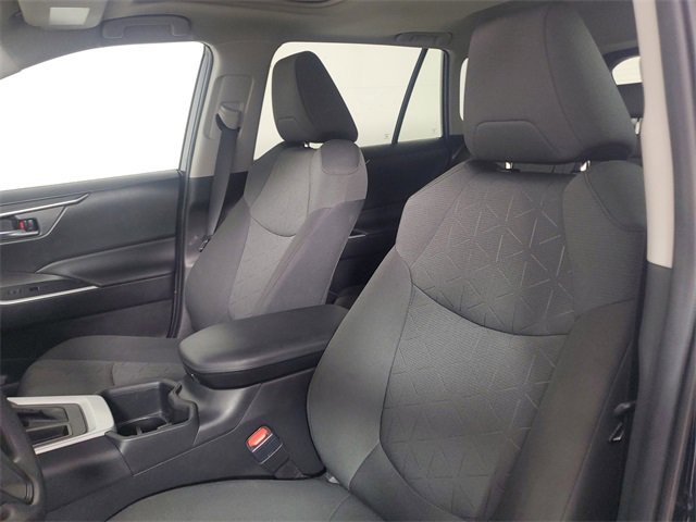 Used 2022 Toyota RAV4 XLE image 22