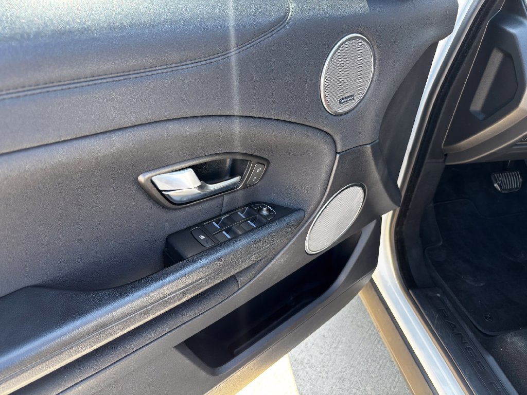 Used 2019 Land Rover Range Rover Evoque SE AWD/4WD image 21