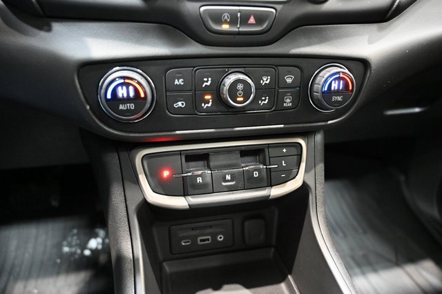 Used 2024 GMC Terrain Denali w/ Denali Premium Package image 17