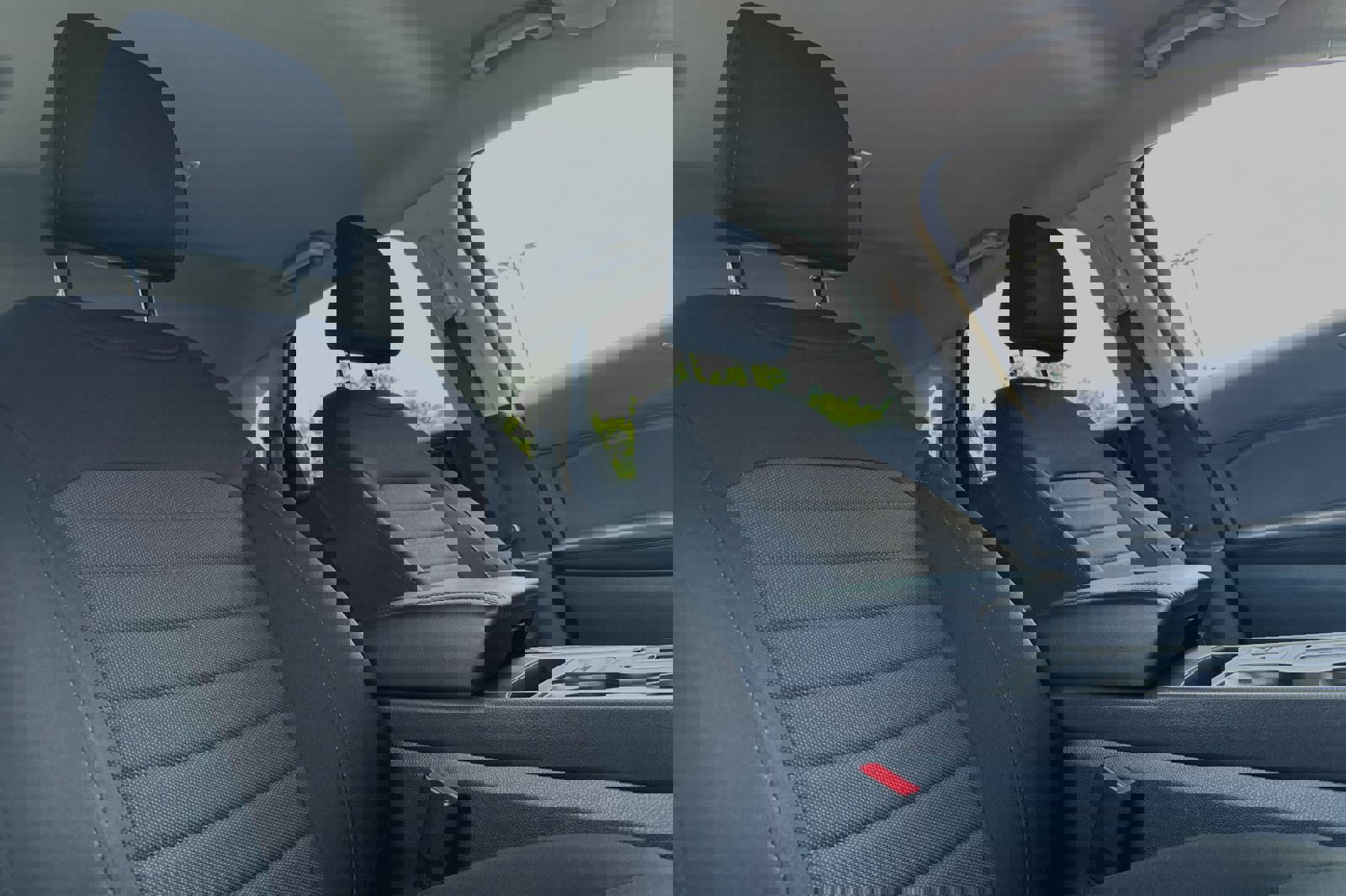 New 2024 Ford Edge SE w/ Black Appearance Package image 14