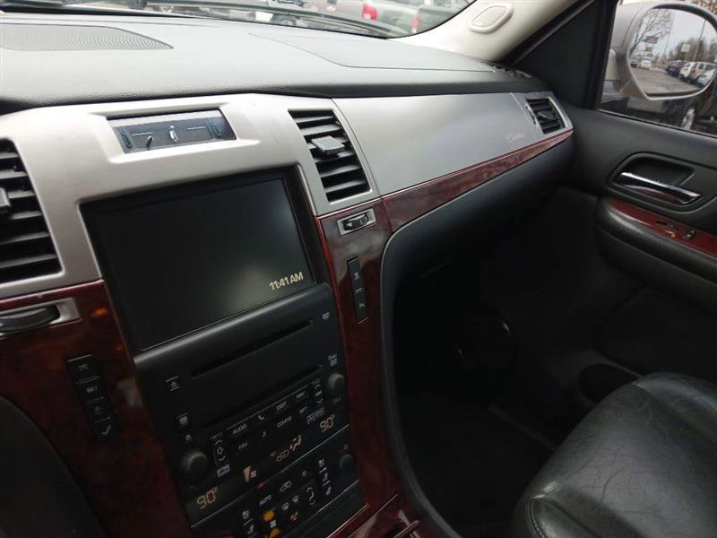 Used 2007 Cadillac Escalade AWD w/ Information Package image 13