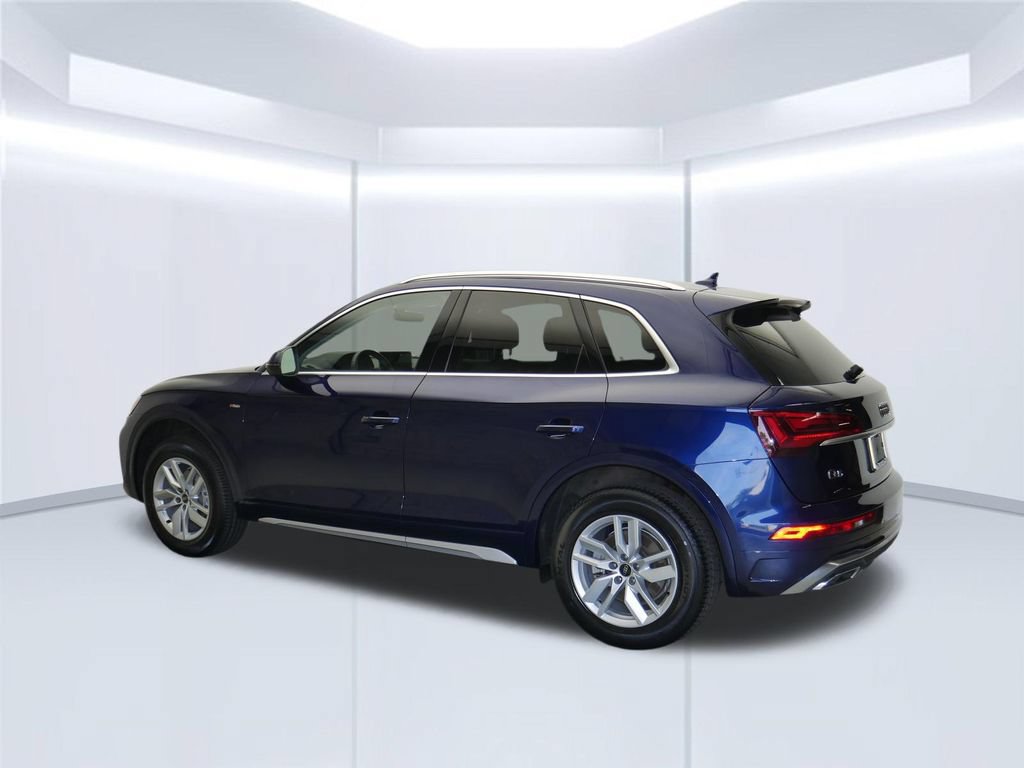 Certified 2023 Audi Q5 2.0T Premium w/ Convenience Package AWD/4WD image 3