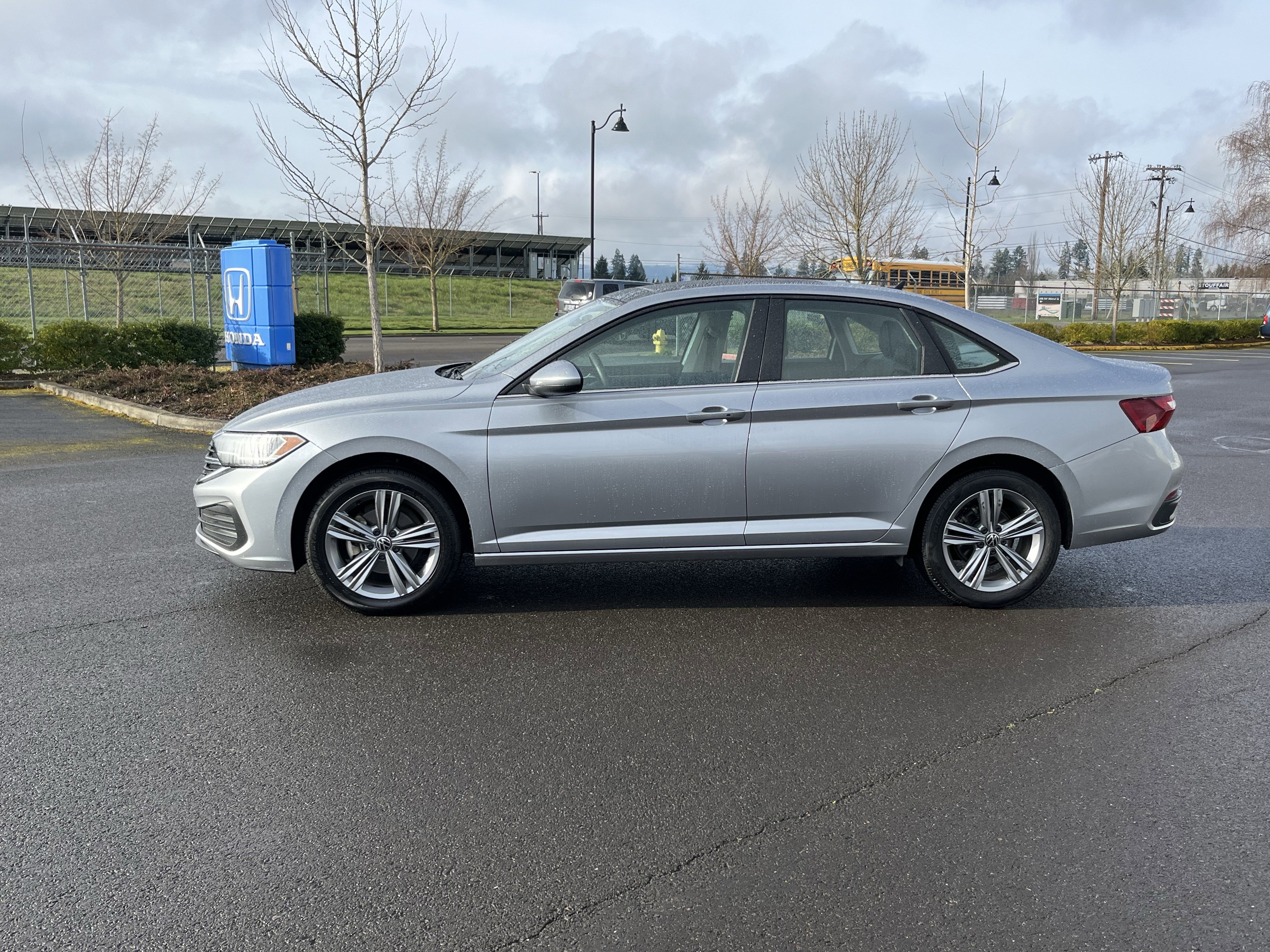 Used 2024 Volkswagen Jetta SE video 2