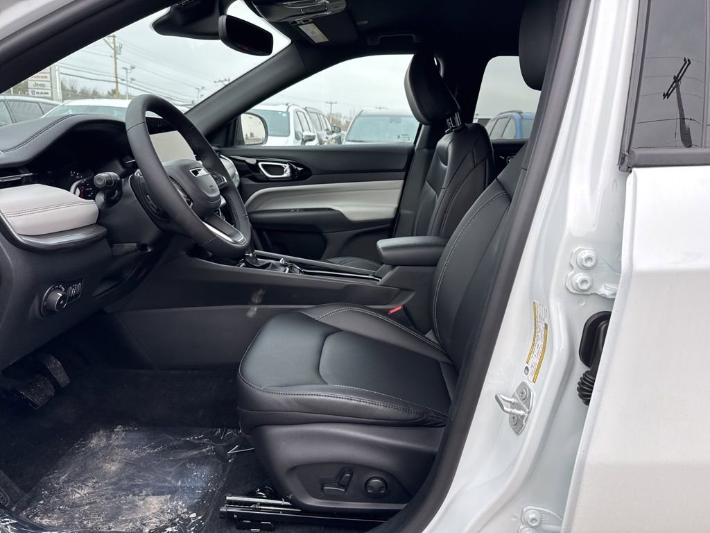 New 2026 Jeep Compass Limited image 17