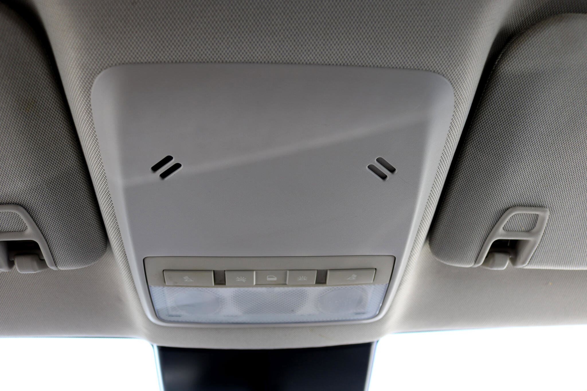 Used 2018 Buick Encore Preferred image 31