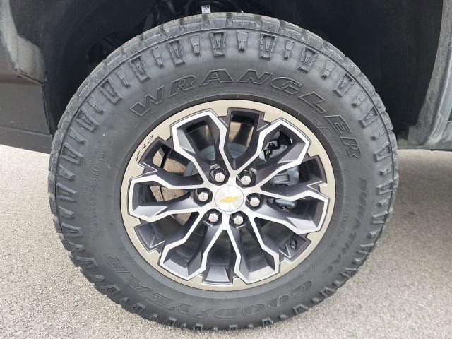 Used 2022 Chevrolet Colorado ZR2 image 17