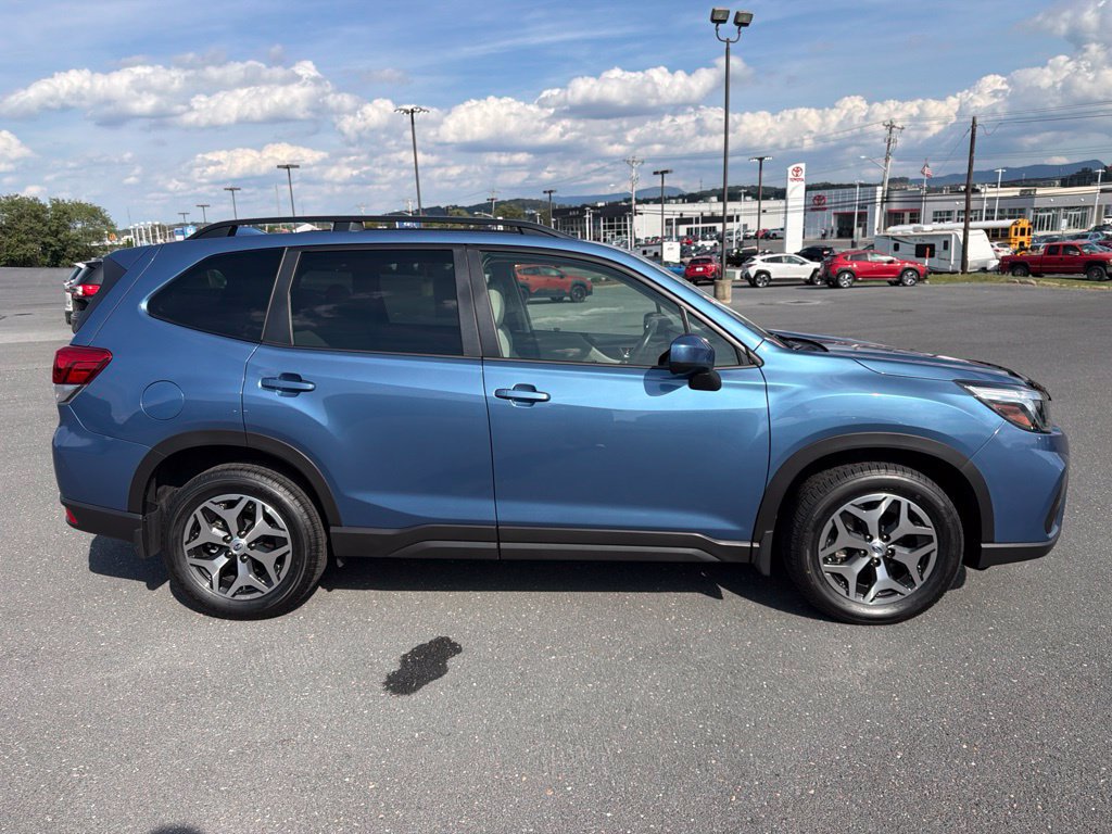 Used 2020 Subaru Forester Premium AWD/4WD image 6