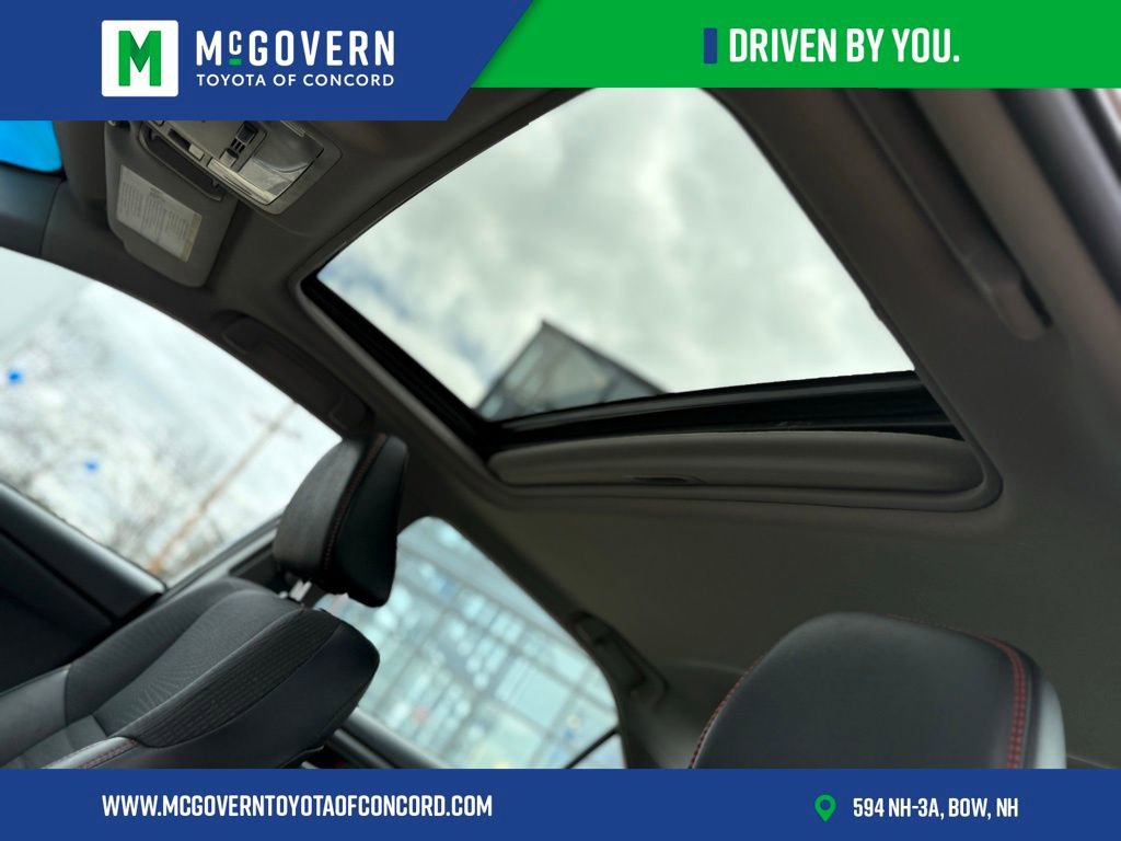 Used 2017 Toyota Camry SE w/ Moonroof Package FWD image 14