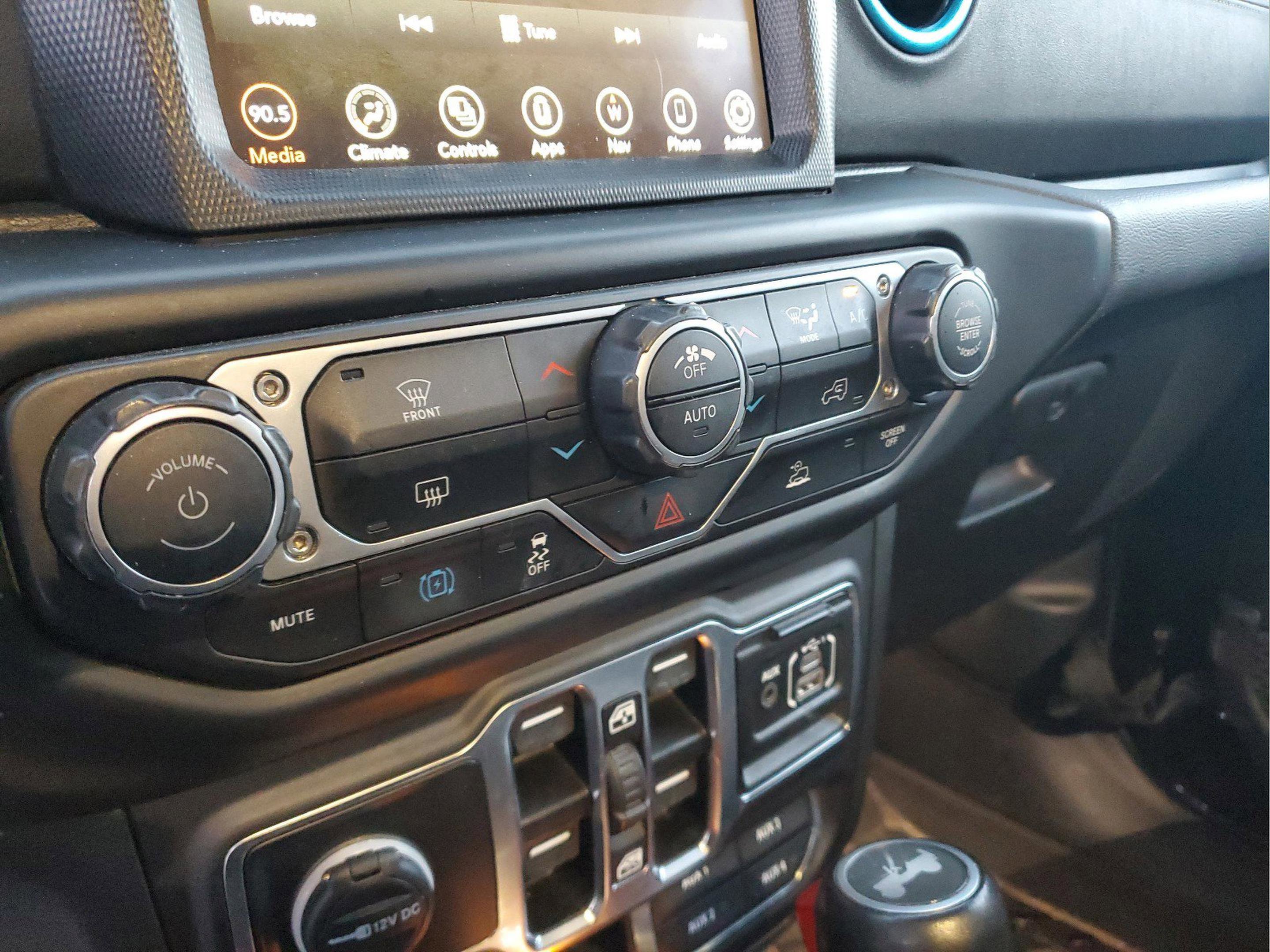 Certified 2023 Jeep Wrangler Sahara image 20