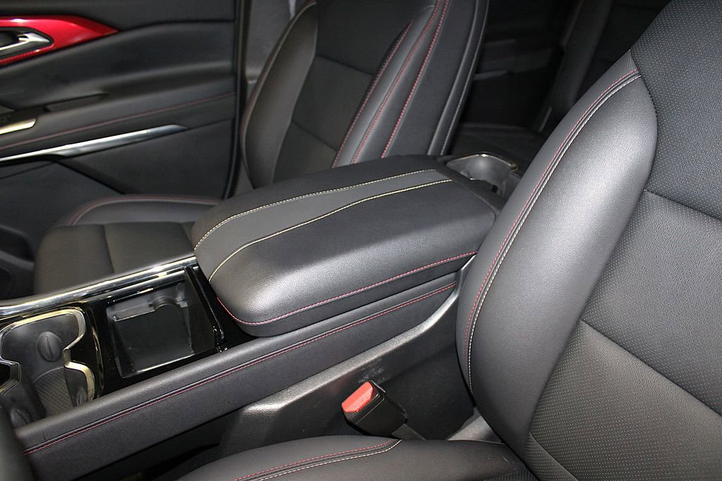 Used 2025 Chevrolet Traverse Z71 w/ LPO, Floor Liner Package AWD/4WD image 24
