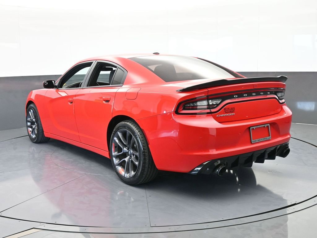 Used 2019 Dodge Charger SXT image 4