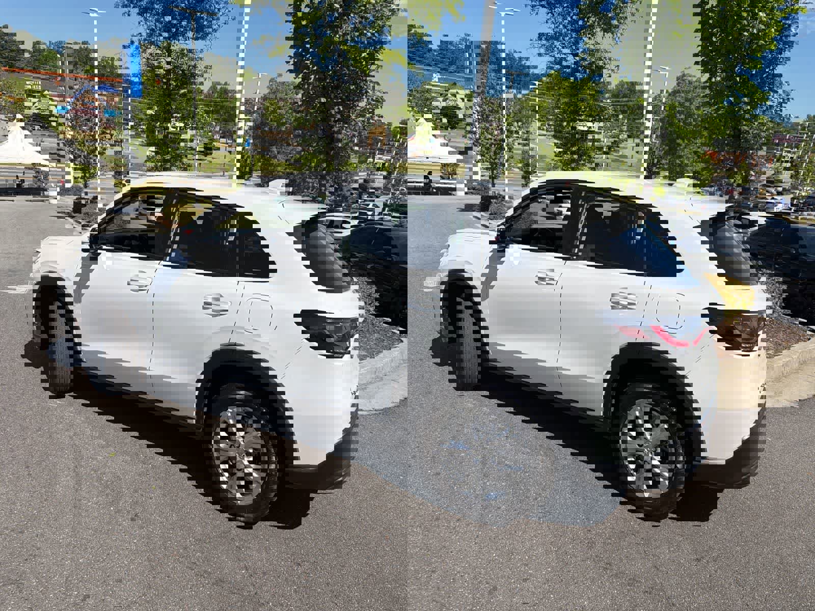 Used 2023 Honda HR-V LX image 7