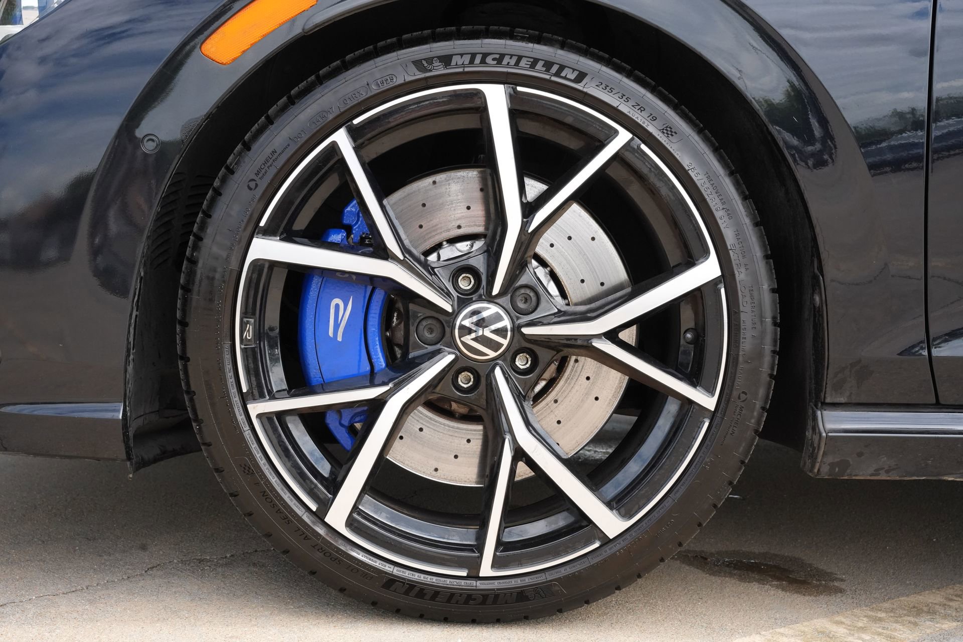 Used 2022 Volkswagen Golf R image 29