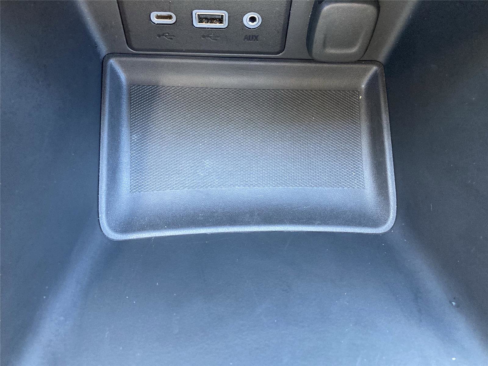 Used 2024 GMC Terrain SLE image 18