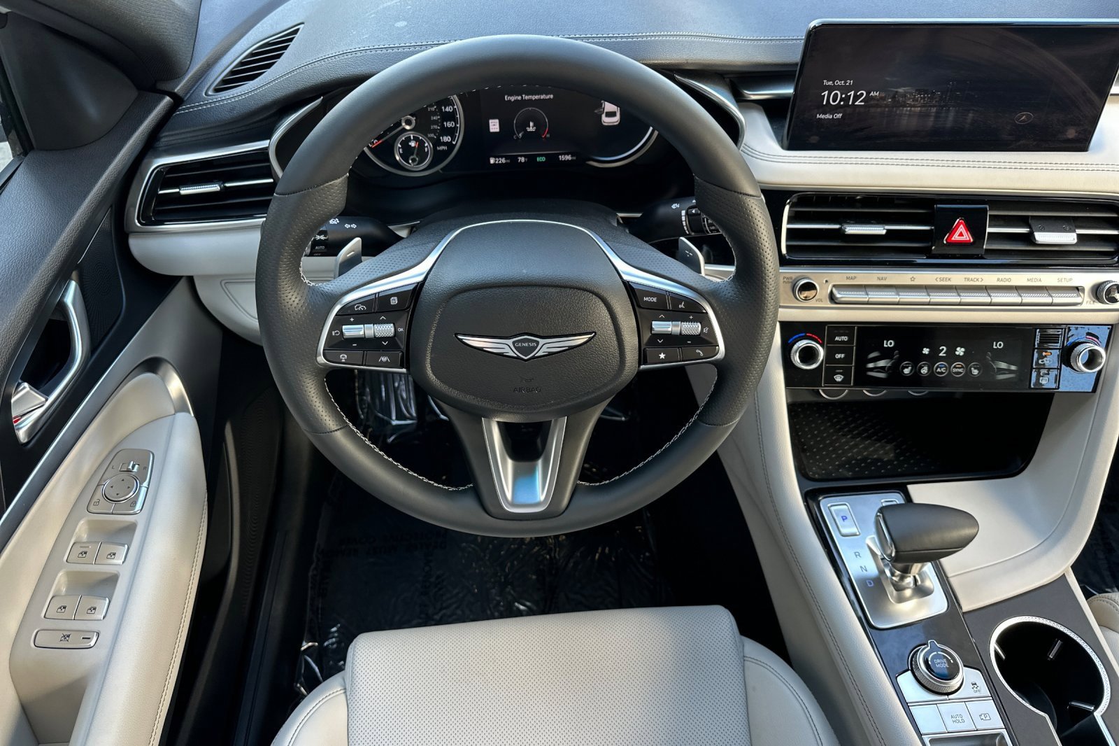 Used 2025 Genesis G70 2.5T image 15