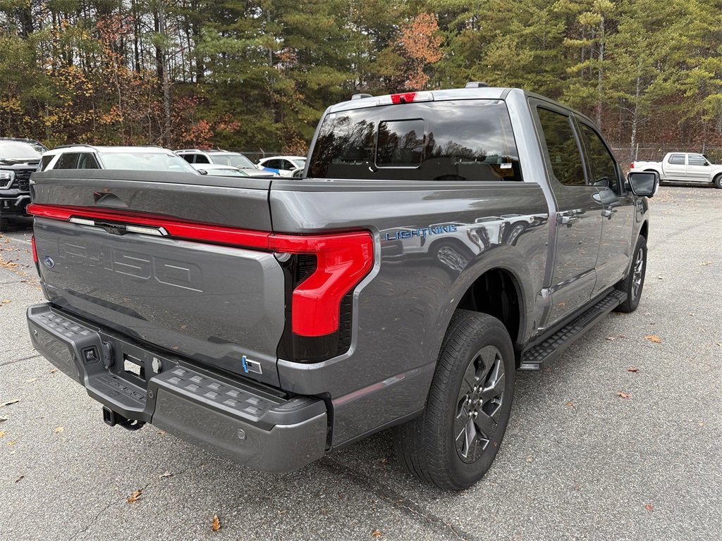 Used 2023 Ford F150 Lightning Lariat image 7